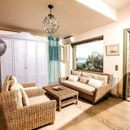 3 Bedrooms Villa With Sea View Private Pool And Jacuzzi At Megali Ammos Villa *